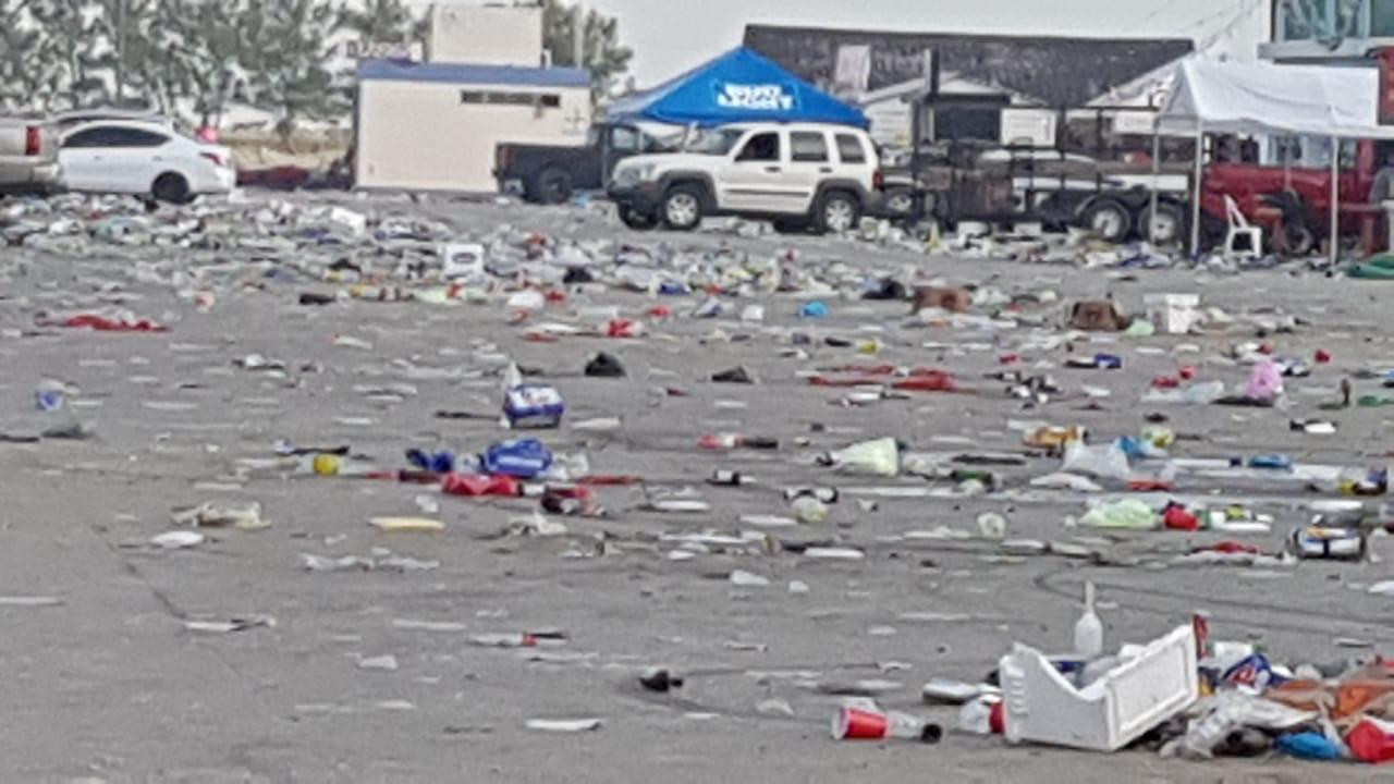 “Playazo” deja montones de basura en Miramar