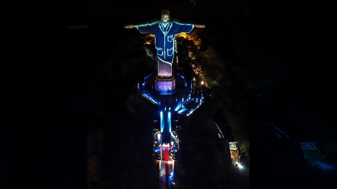 El Cristo Redentor de Río de Janeiro "se viste" de médico