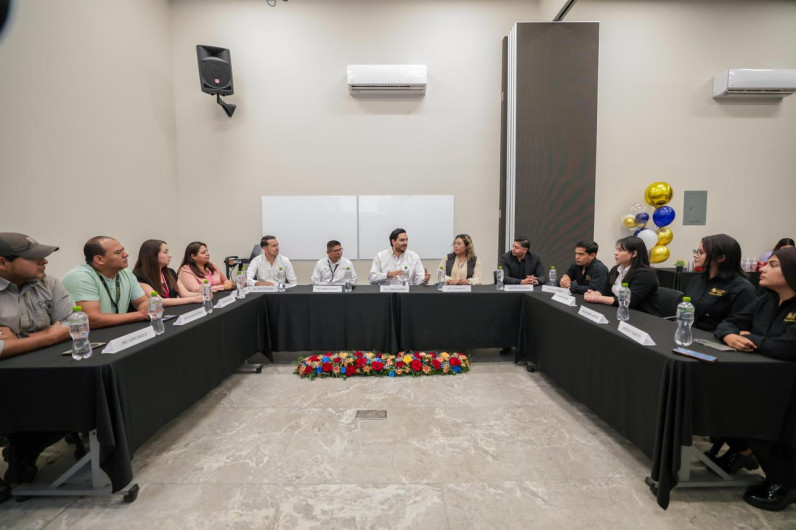 Reconoció Carlos Peña Ortiz a la empresa 4Front al obtener por séptima ocasión el Distintivo H