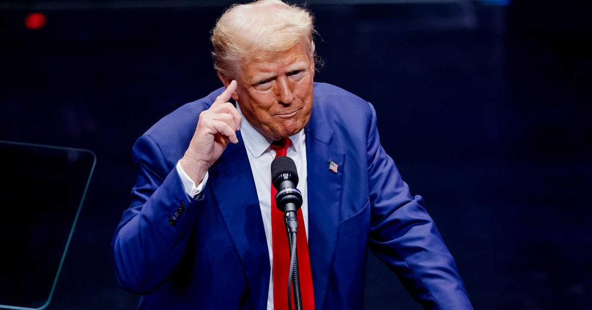 Trump propone aranceles del 100% a autos fabricados en México