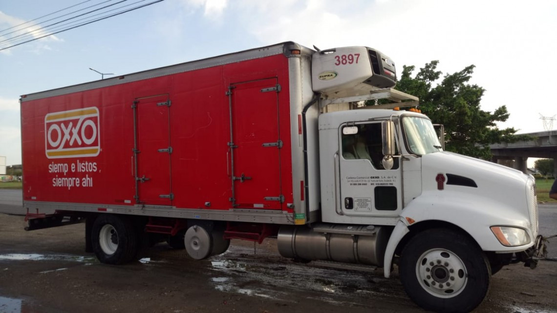 Choque de microbús deja trece lesionados