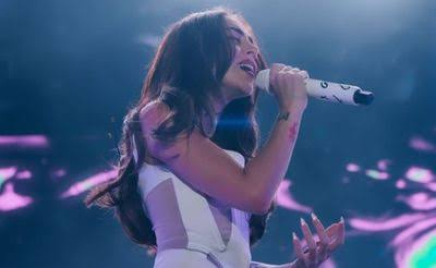 Nicki Nicole se conmueve durante concierto en Guatemala tras truene con Peso Pluma
