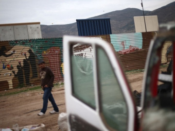 Trump y Mattis hablan sobre financiamiento de muro