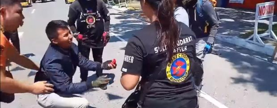 Si, ¿acepto?, finge su muerte para sorprender a su novia