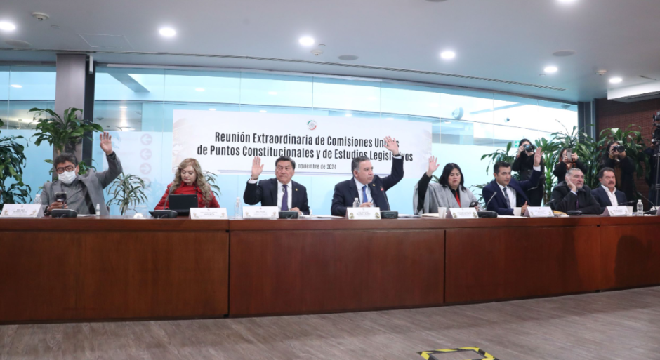 Senado avala en comisiones Reforma que desaparece órganos autónomos