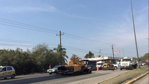 Congestionamiento vial por obra de reencarpetado