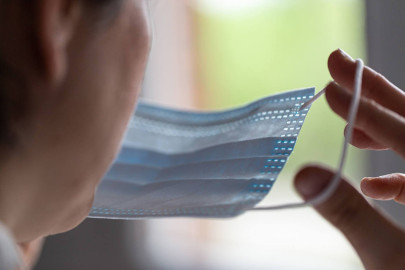 España retirará su uso obligatorio al aire libre