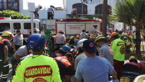 Bomberos de Jalisco sufren accidente durante desfile