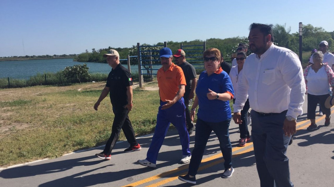 Más de 4 mil alumnos participan en caminata Pro-salud