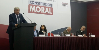 Presenta AMLO convocatoria para una Constitución Moral