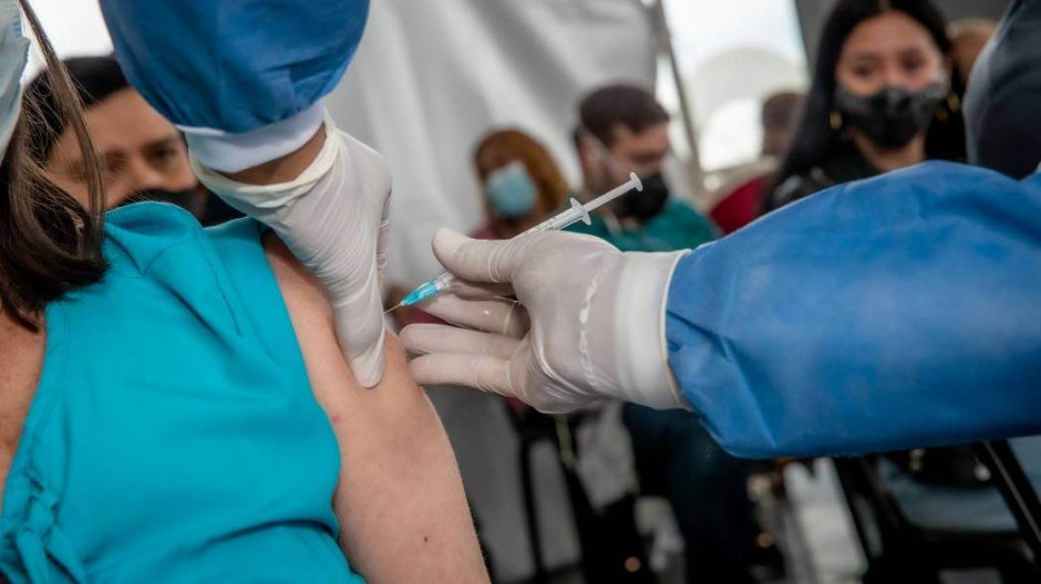 Mantiene Gobierno Municipal jornada de vacunación contra el Covid-19