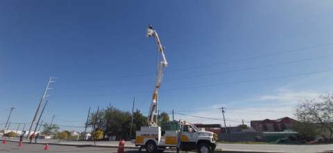 Avanza proyecto de modernización de alumbrado público en Matamoros