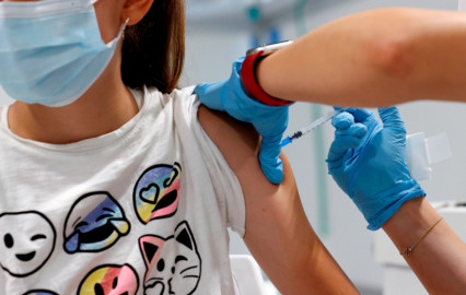 Autoriza FDA uso de vacunas contra el COVID-19 en niños a partir de los 6 meses 