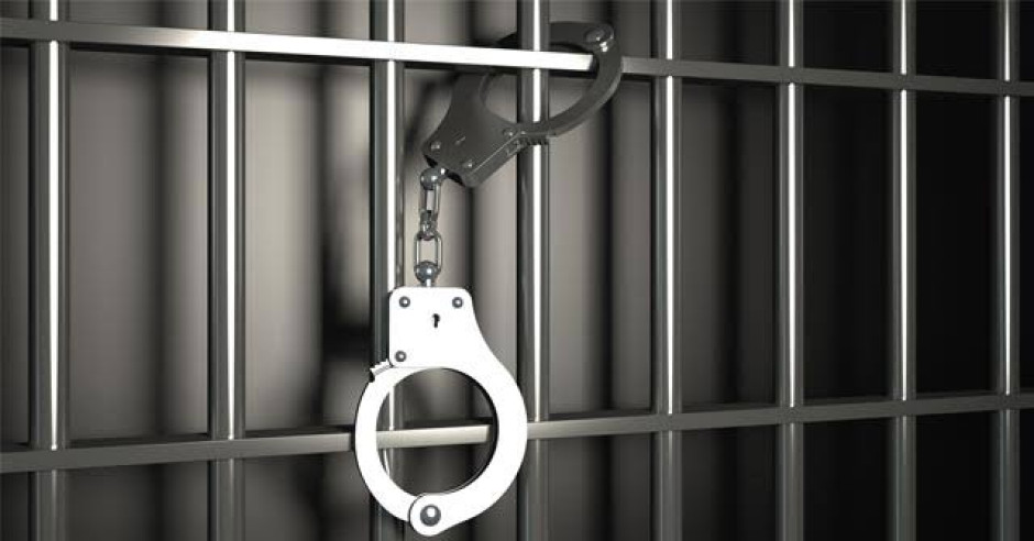 Sancionan con 25 años de cárcel a policía por matar a dos delincuentes en Argentina