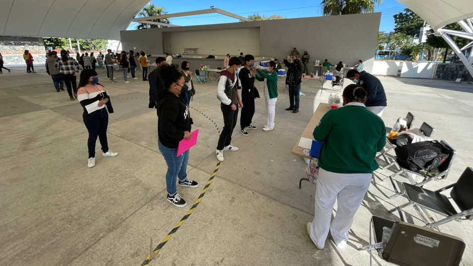 Debido a mal clima de reporta baja participación en segunda dosis a jóvenes de 15 a 17 años