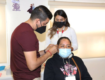 Entrega DIF Reynosa 145 aparatos auditivos a ciudadanos