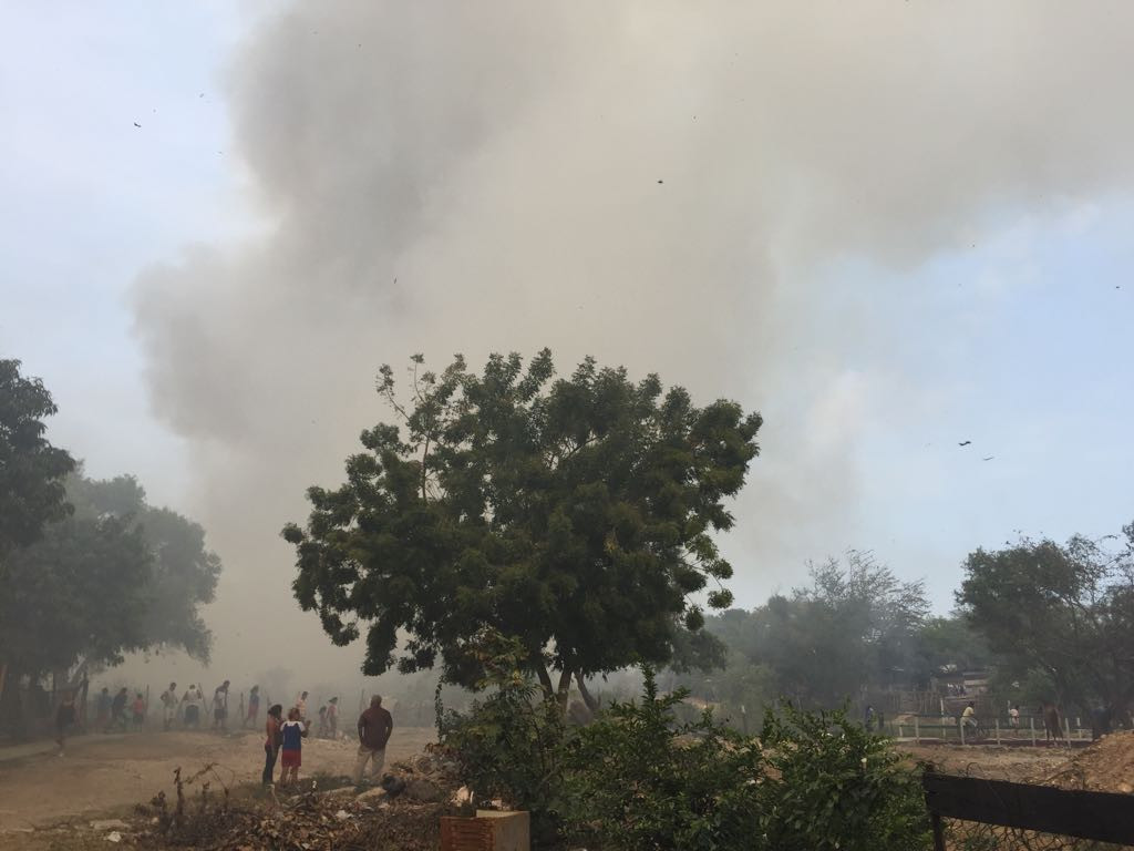 Incendio de un tular afecta a familias de sector popular