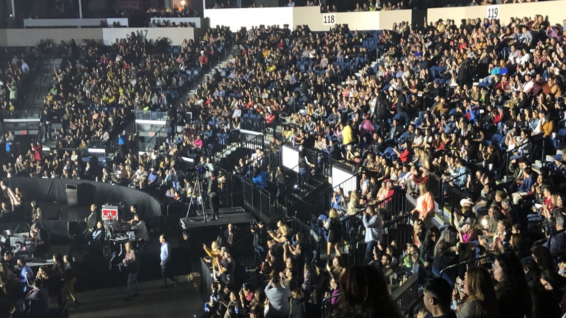 Gloria Trevi se convierte en 'Diosa de la noche' en el Payne Arena