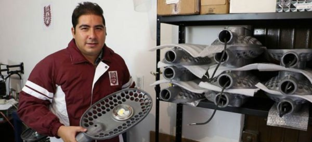 Colocan lámparas led en Chicago creadas por un mexicano