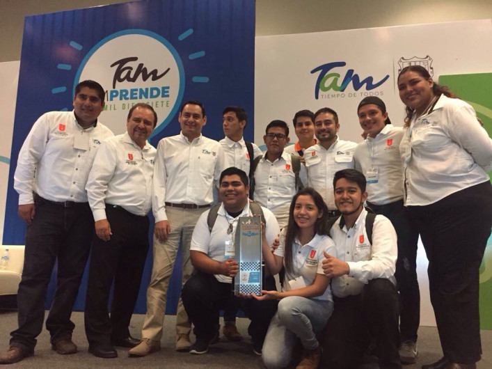 Gana UPALT “Vex Robotics”