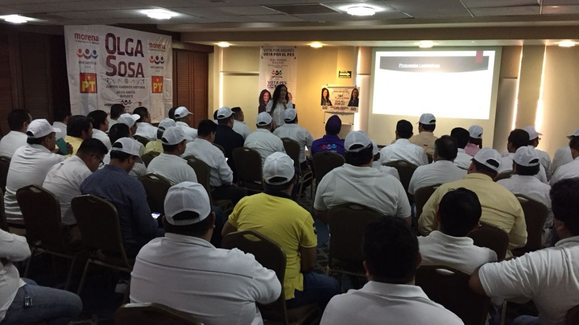 Se reúne Olga Sosa con concesionarios y chóferes de taxis