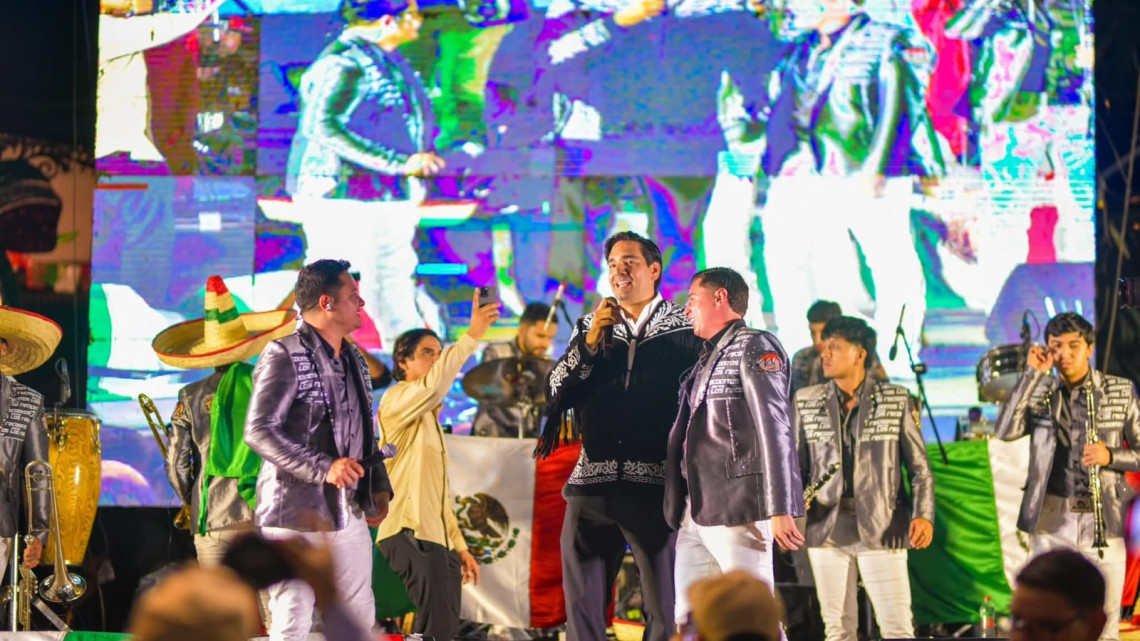 Dio Carlos Peña Ortiz Grito de la Independencia de México con mas de 20 Mil asistentes