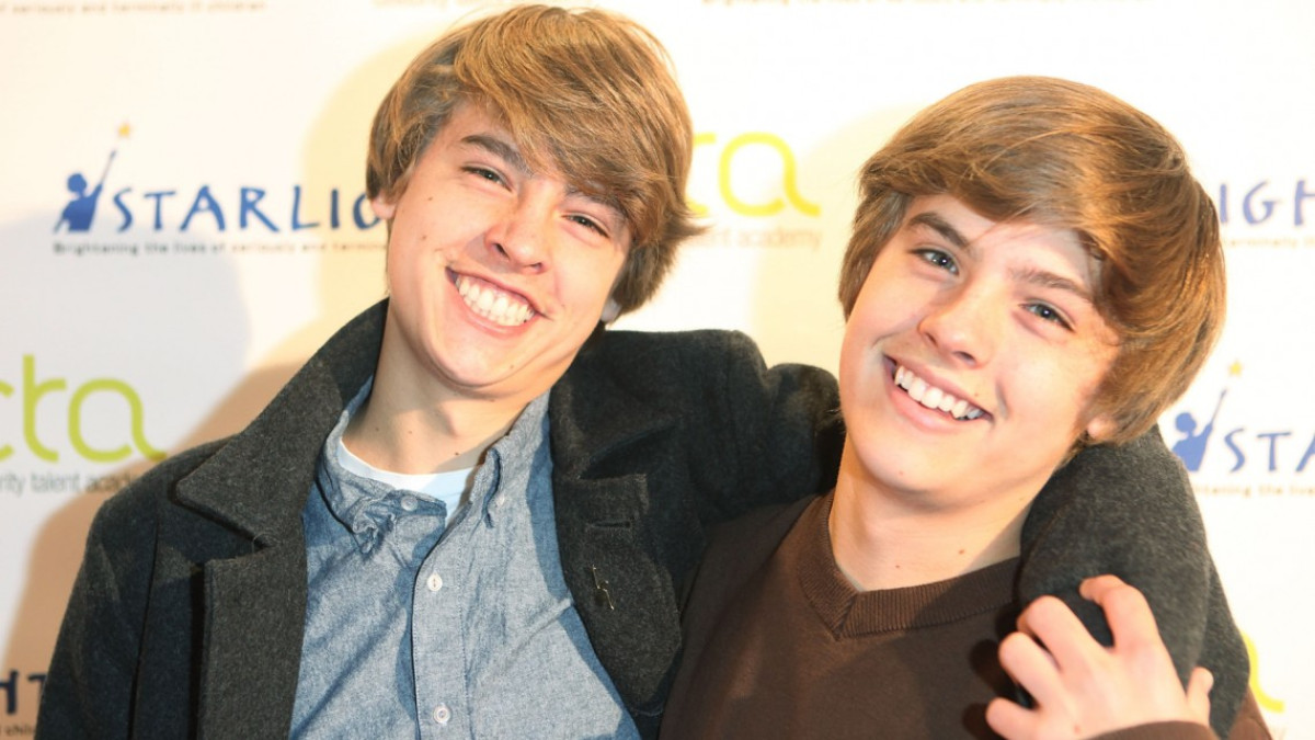 Celebridades que tienen hermanos mellizos