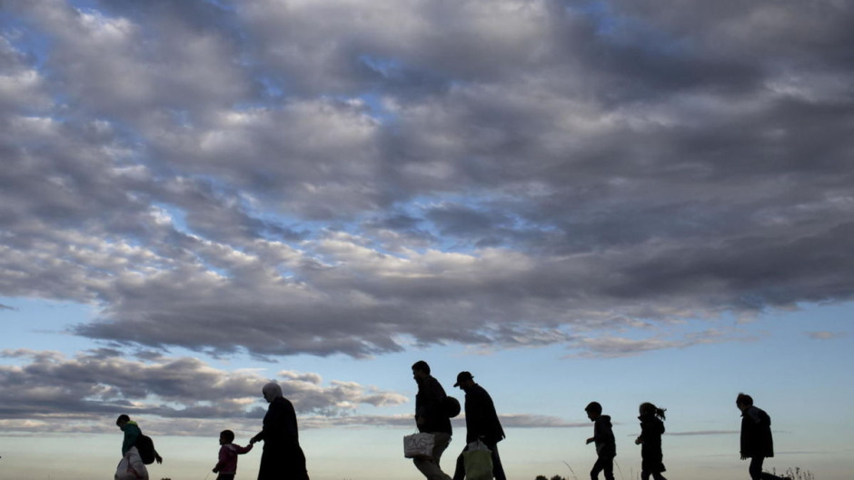 Veto migratorio de Trump se discutirá en dos cortes de EU