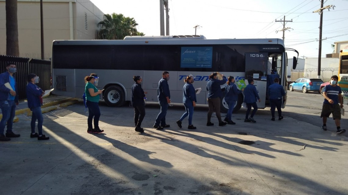 Se supera expectativa, jóvenes abarrotan módulos de vacunación en Matamoros