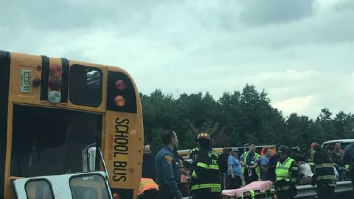 36 heridos tras accidente tras accidente de autobús escolar