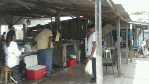 Comerciantes de pescados reportan un incremento en las ventas