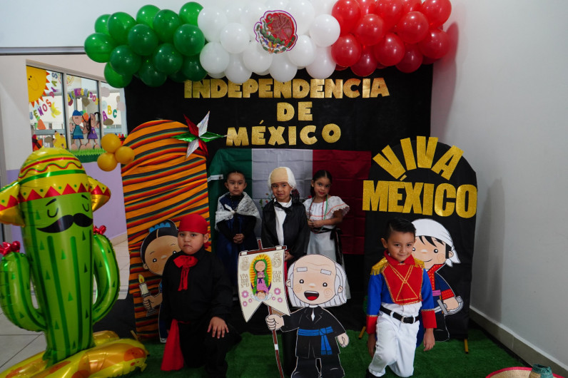 Los alumnos de los centros educativos DIF conmemoran la Independencia con amor a México