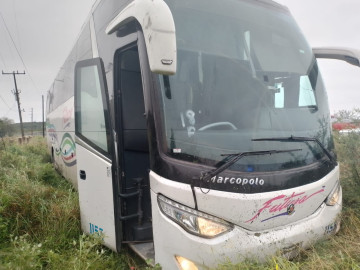 Atiende Guardia Estatal choque de autobús sin pasajeros