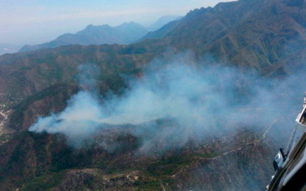 Avanza control del incendio en la Biósfera “El Cielo”