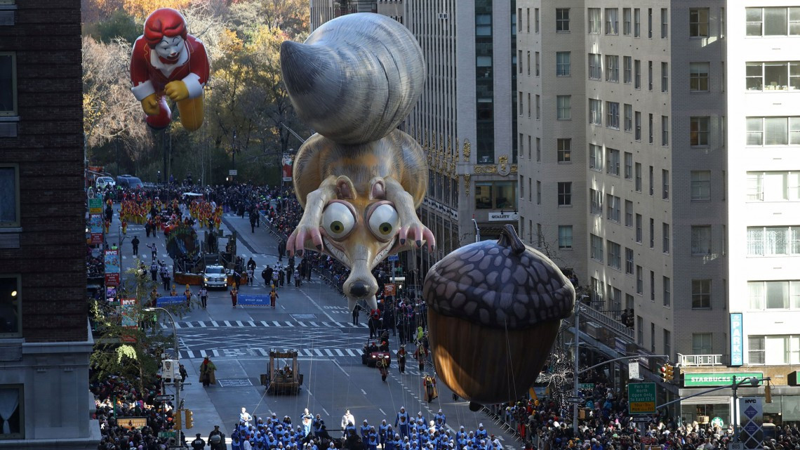 Aquí una vista al desfile de Día de Acción de Gracias de Macy's