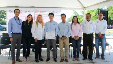 Entregan aparatos funcionales a mayores