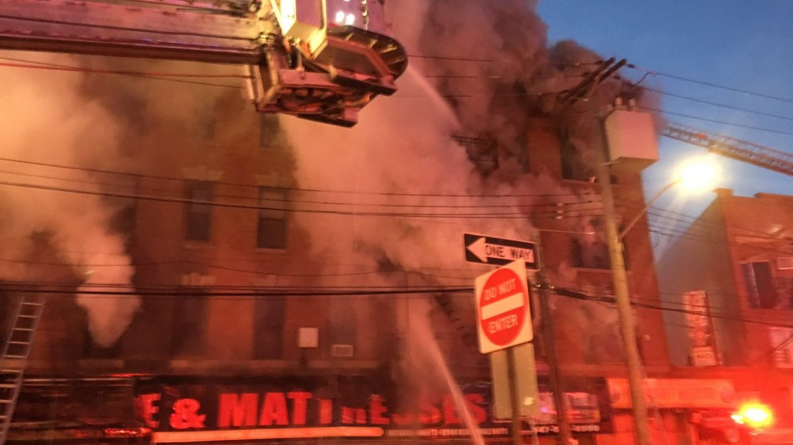 Un nuevo incendio despierta al Bronx, Nueva York 