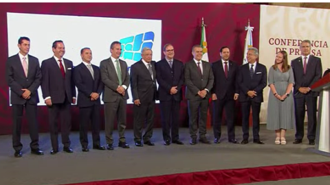 Encabeza AMLO cambio de presidencia del Consejo de la Comunicación