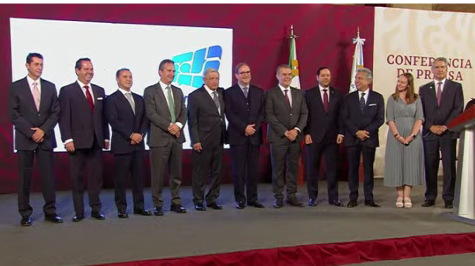 Encabeza AMLO cambio de presidencia del Consejo de la Comunicación