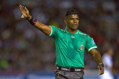 Despiden a árbitro por “negro”