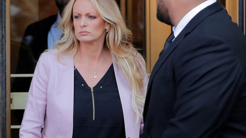 Esposo de actriz porno pide divorcio por adulterio