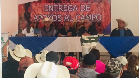 Gobierno del Estado dota de semilla de sorgo subsidiada a productores de Soto La Marina