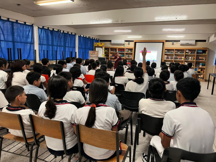 Impacta Nuevo Laredo lleva plática sobre acoso escolar a la Secundaria 3