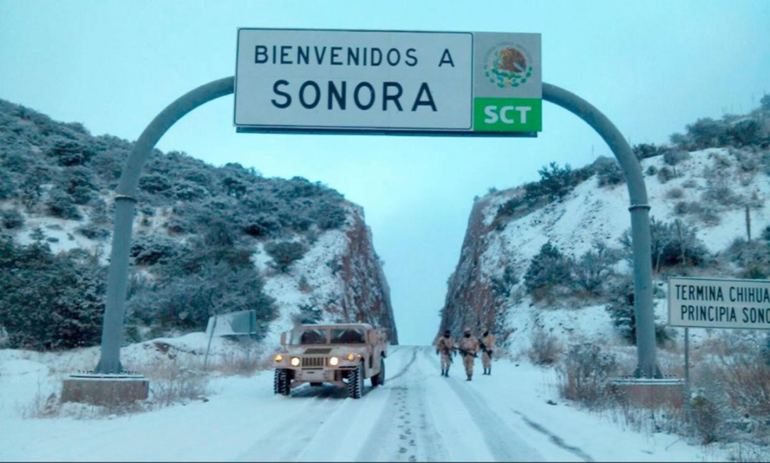 Tras nevada reabren carretera de Sonora