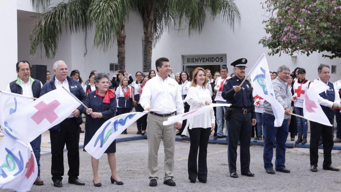 Dan banderazo a colecta de la Cruz Roja