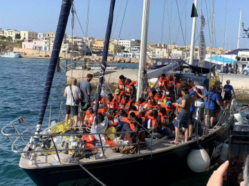 Trasladará Malta a migrantes a bordo de barco alemán
