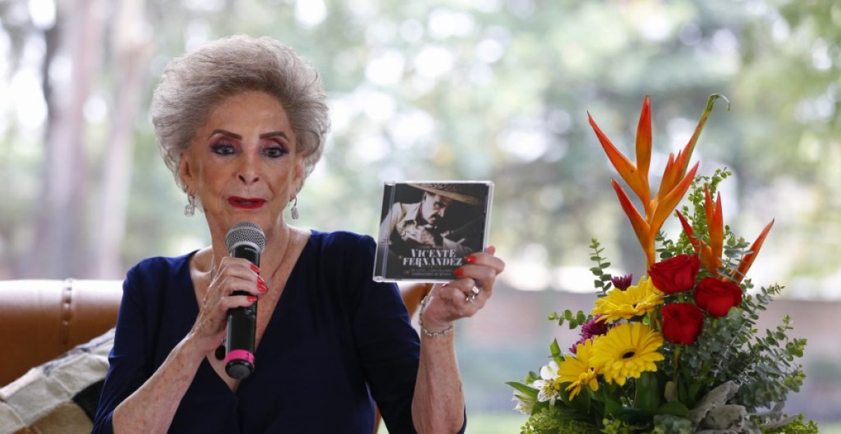 Presentan nuevo disco póstumo de Vicente Fernández