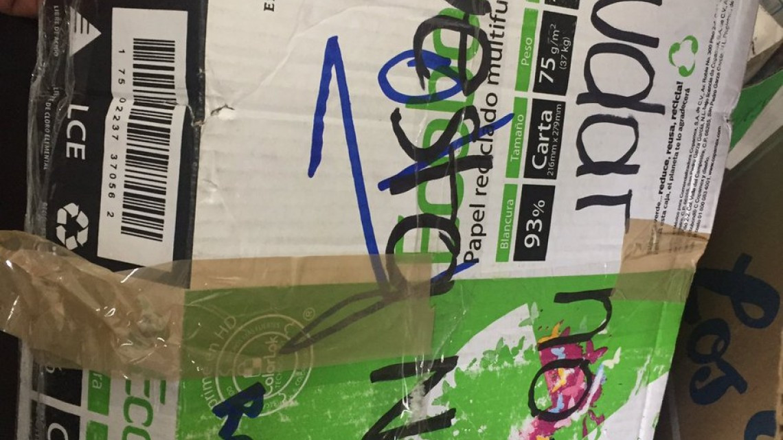 Envían víveres con lindos mensajes de aliento