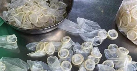 Confiscan Condones USADOS para reventa en Vietnam