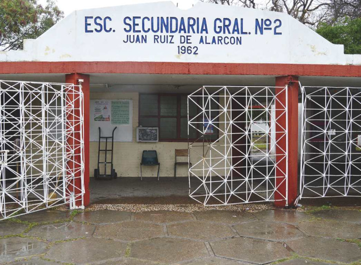 CFE deja a oscuras a dos escuelas